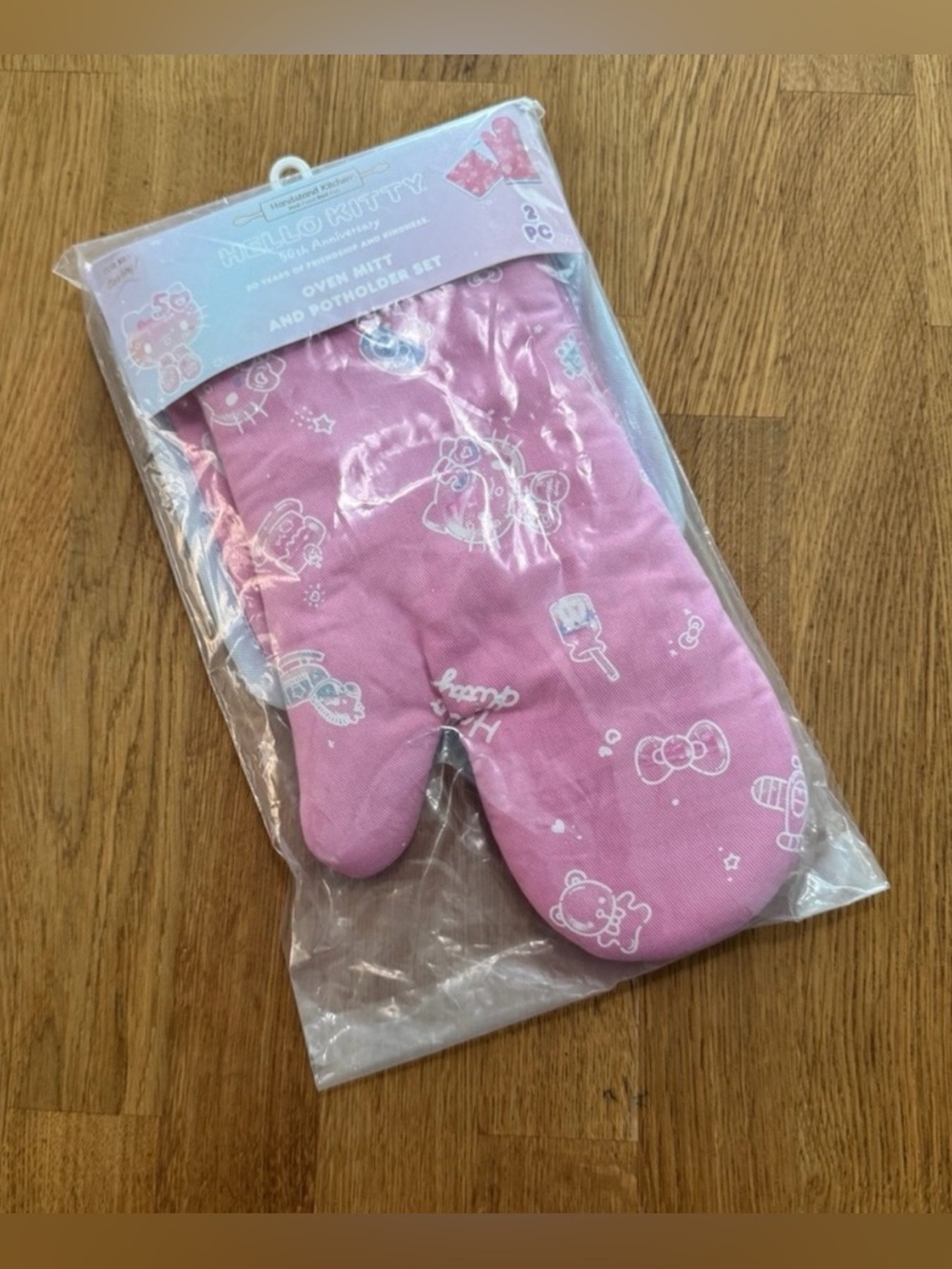 Hello Kitty Pink 50th Anniversary Oven Mitt and Pot Holder Set NEW